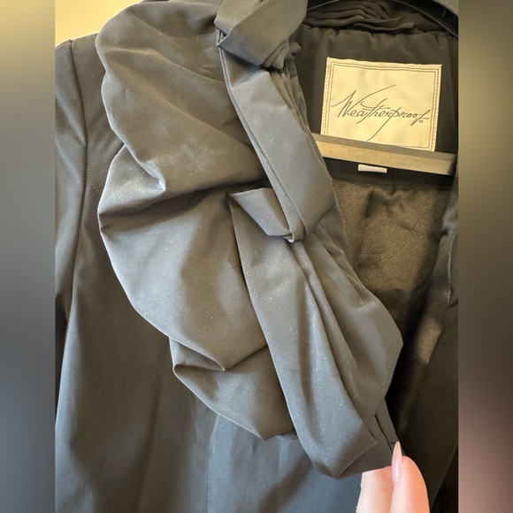 Women's Black Ruffled Trench Coat Waterproof - Picture 4 of 8